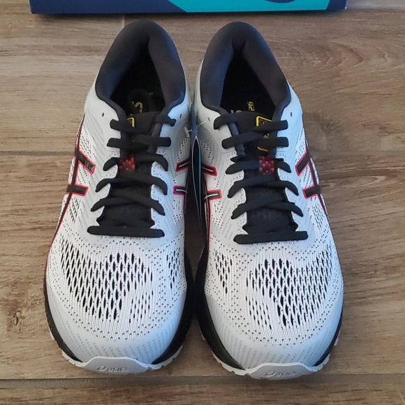 🆕️ Men's Asics shoes - Picture 2 of 8